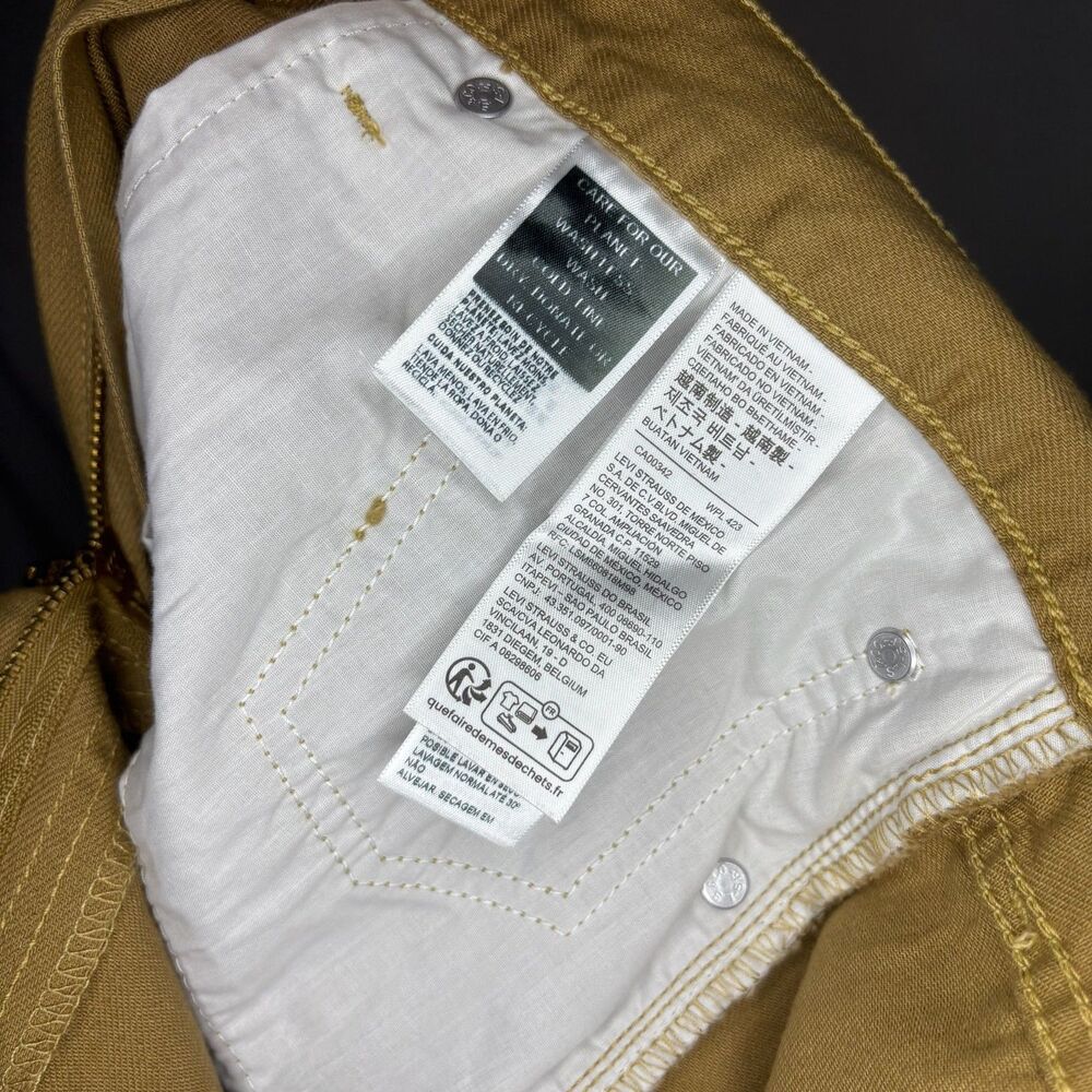 Levis Middy Straigtht 33x30 NWT - Picture 7 of 8